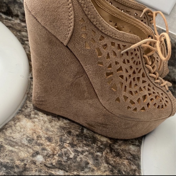 Paprika Brand wedge heels - Picture 2 of 5